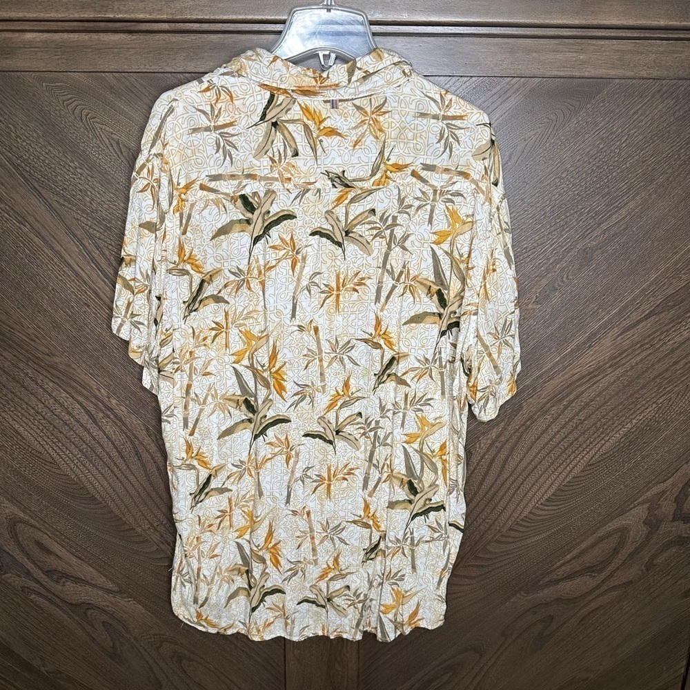 Margaritaville Short Sleeve Hawaiian Button Down Men's XL Beige Bamboo Pattern - Picture 2 of 5